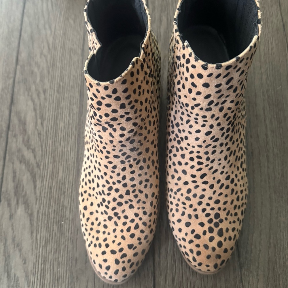 Maurices Spotted Tan Ankle Booties
